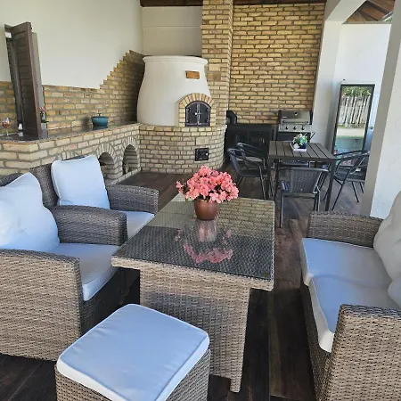 Vintage Apartment